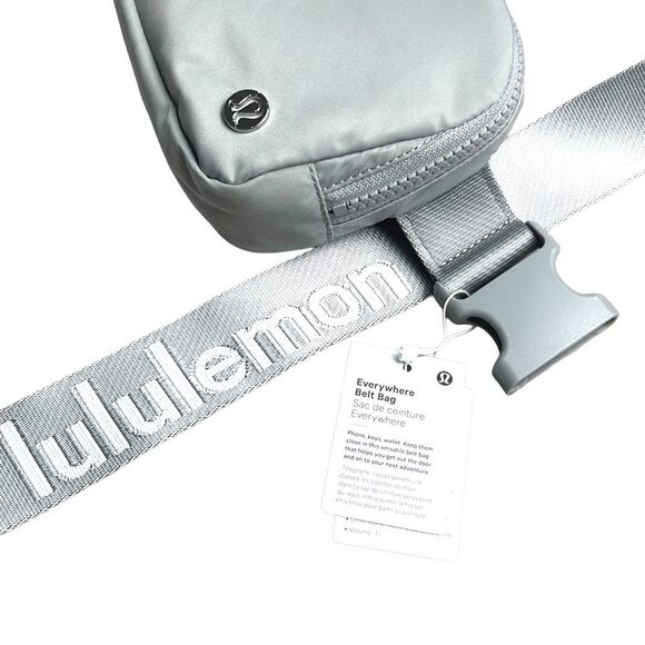 NEW! Hands-Free Lululemon 1L Belt Bag in Silver Drop & White (NWT) - Picture 9 of 16